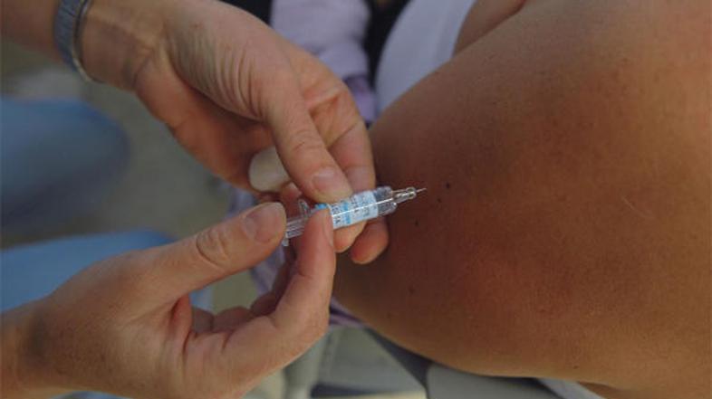 80 tisoč doz, kolikor jih je Slovenija naročila pri GSK, bo zadostovalo za velik