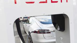 Superpolnilnica Tesla