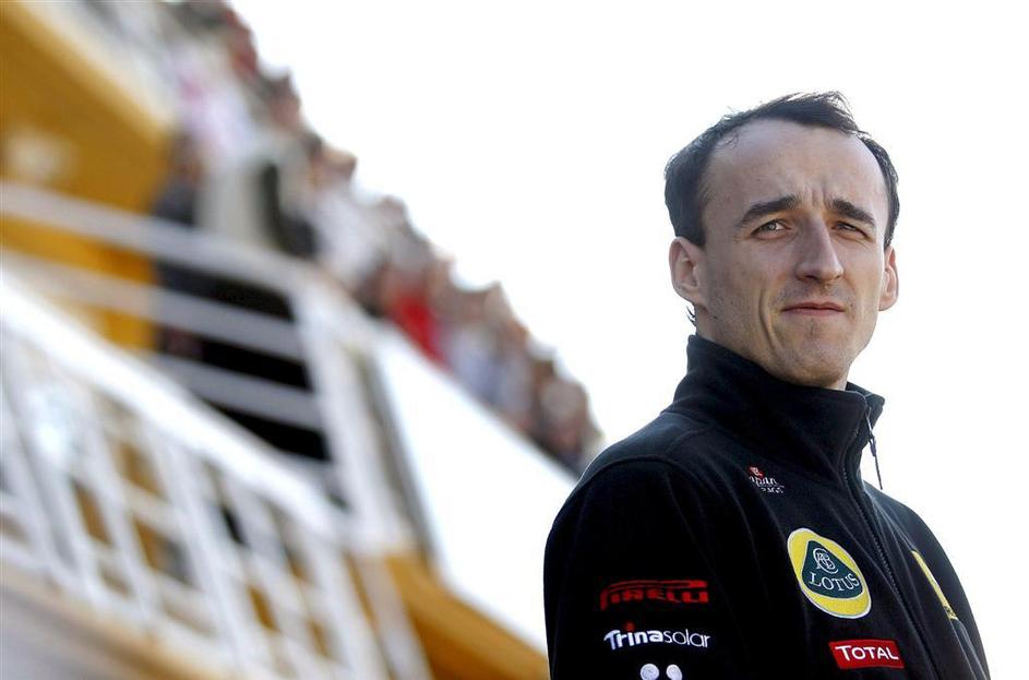 Vsi stiskamo pesti, da bi Robert Kubica še kdaj lahko dirkal. (Foto: EPA)