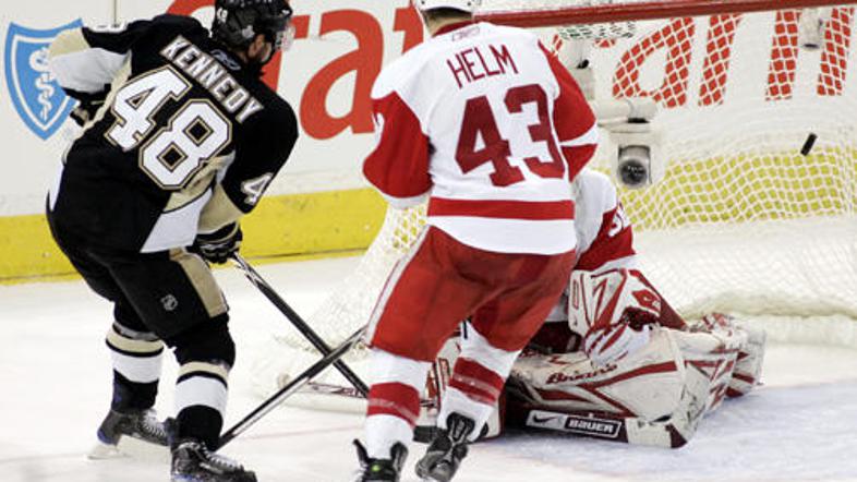 Enega od dveh zadetkov Pittsburgha je dosegel Tyler Kennedy.