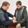Nino so odpeljali na jaso, kjer se je morala sleči, jo mučili, za vrat privezali