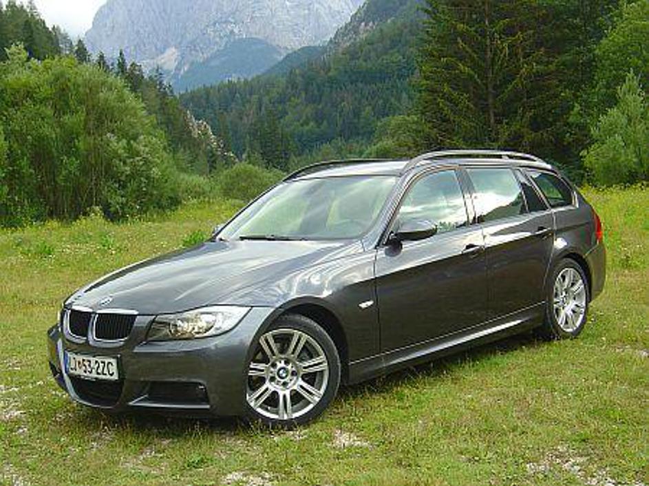 Prestižnost pri BMW-jevi trojki s statusom hodi z roko v roki.