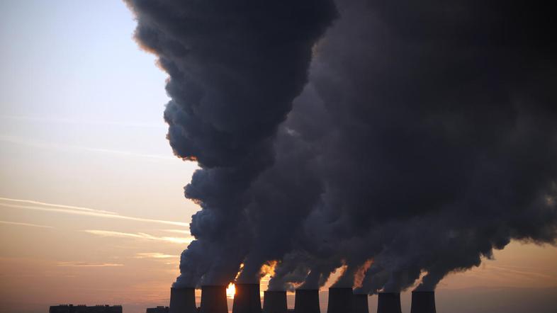 Porast emisij je skladen z gospodarskim okrevanjem. (Foto: EPA)