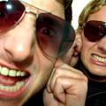 Svoj kompleksen zvok označujeta za sodoben drum'n'bass in ga ne uvrščata med neu