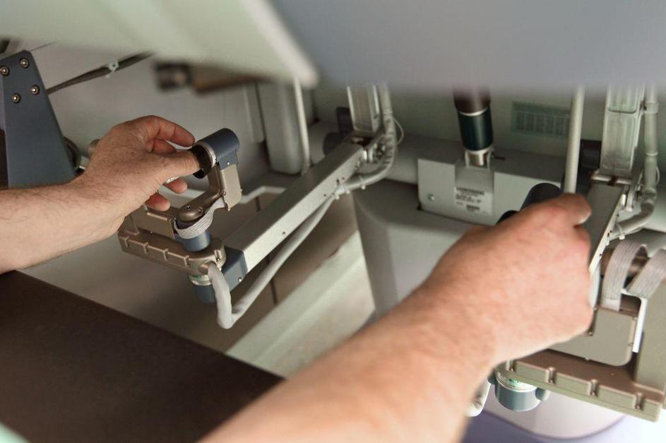 Robot kirurgija kirurški robot da Vinci