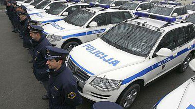 Policijska vozila odslej končno ne bodo več imela od rje preluknjanega dna.