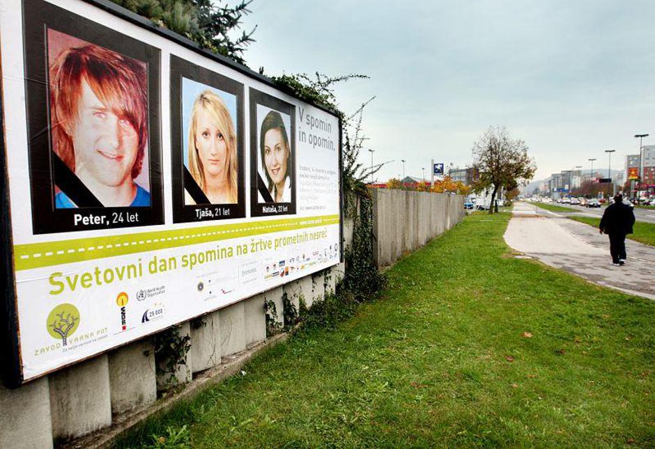 Plakat treh mladih, umrlih pri Arji vasi | Avtor: Žurnal24 main