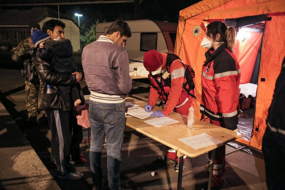 begunci | Avtor: Bosonogi otrok z vročino (foto:Saša Despot)