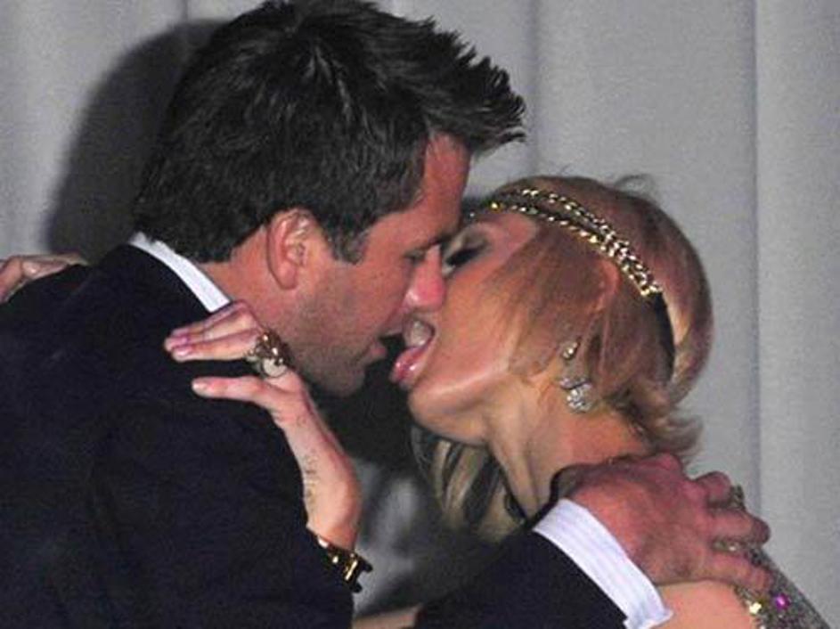 Paris se v Franciji poljublja po francosko.