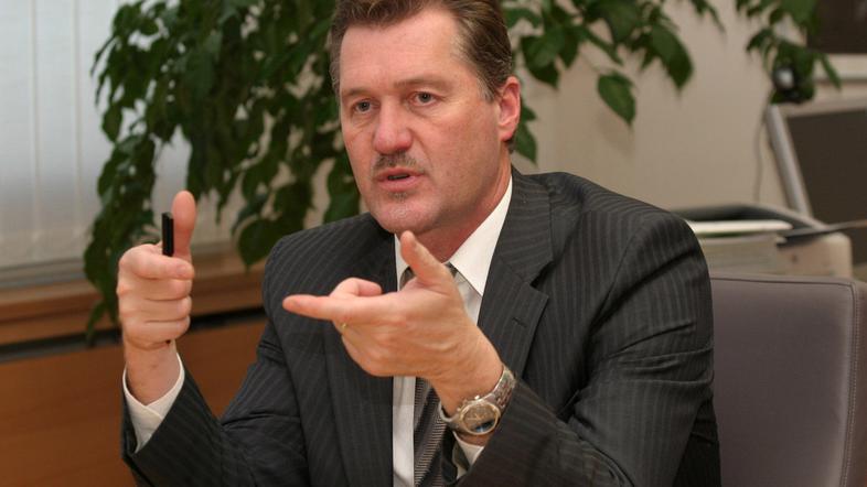 Anton Baloh pravi, da tudi učitelji na koncu šolskega leta učence obdarijo s kak