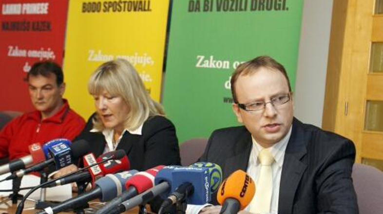 Po Žerjavovih besedah je za nesrečo vlaka kriv človeški dejavnik.