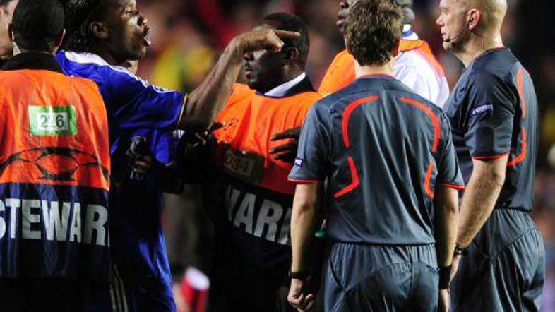 drogba_ovrebo_chelsea_reuters