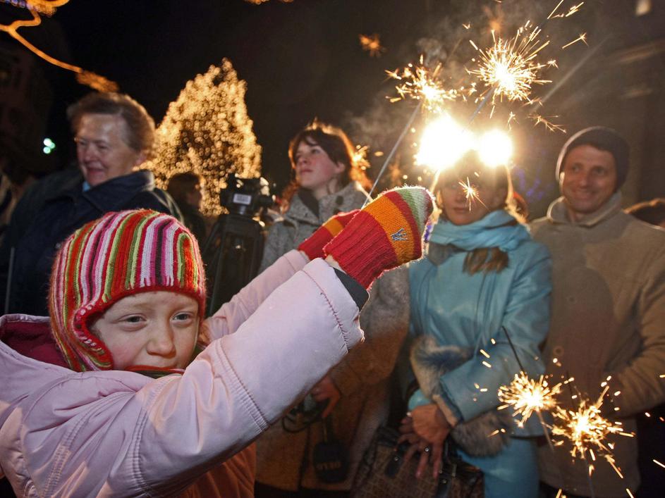 V praznično okrašenem starem mestnem jedru bodo do 2. januarja potekale raznovrs