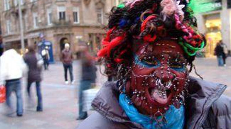 Elaine je zadovoljna.