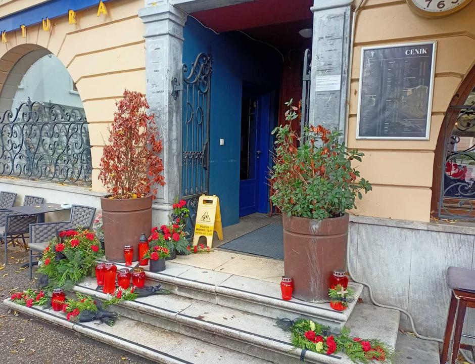 Pri vodnjaku | Avtor: D. M.