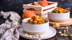 Solata z ajdovo kašo in bučo