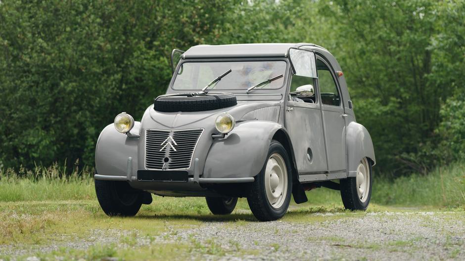 2CV ali spaček | Avtor: Citroën