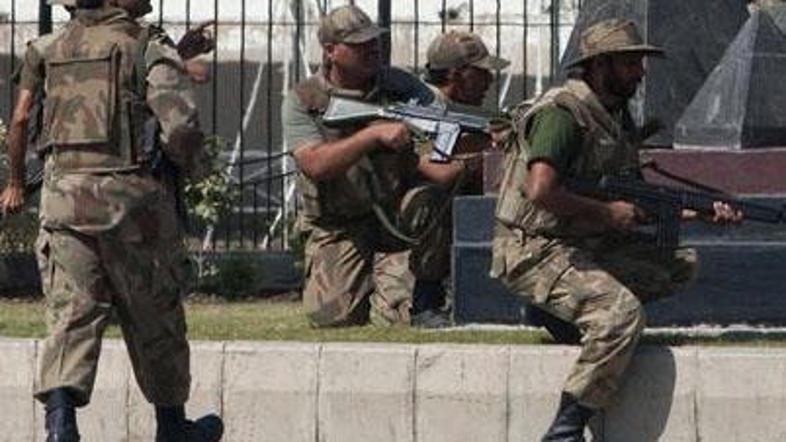 Pakistanski vojski je reševanje talcev uspelo.