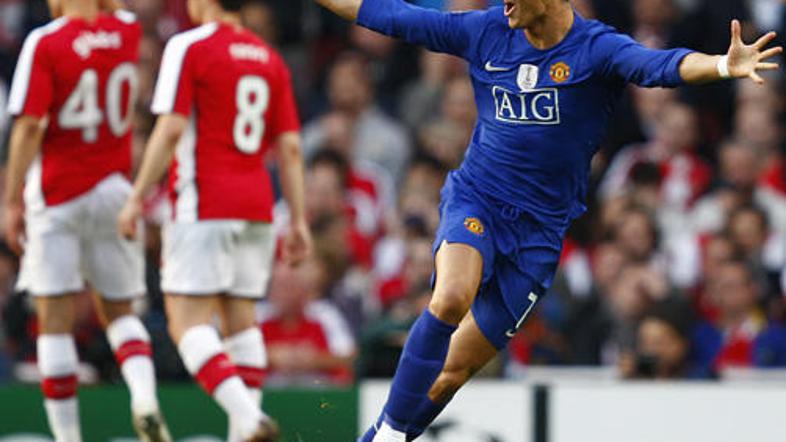 Cristiano Ronaldo je pred kratkim prestopil v Real Madrid.