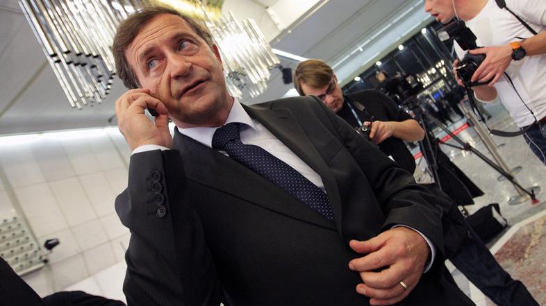 Karel Erjavec s telefonom