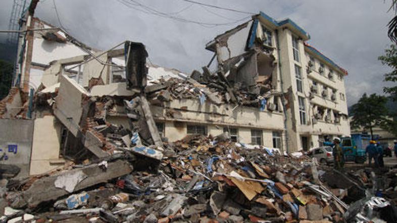Uporabniki Twitterja o potresu poročajo že nekaj sekund pred seizmologi. (Foto: 