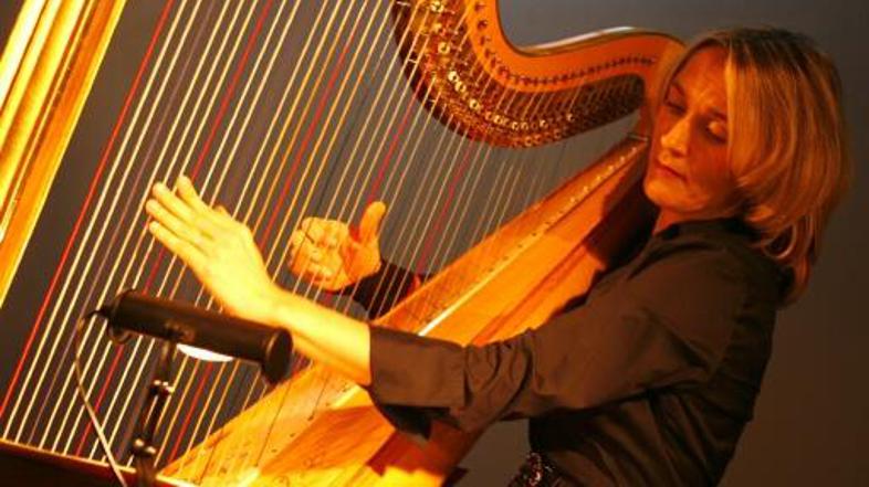 Mojca Zlobko Vajgl bo zvečer nastopila v Slovenski filharmoniji.