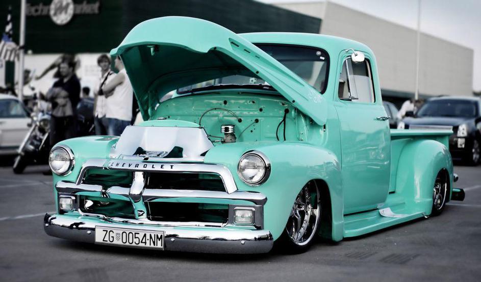 All American car meeting V8 club