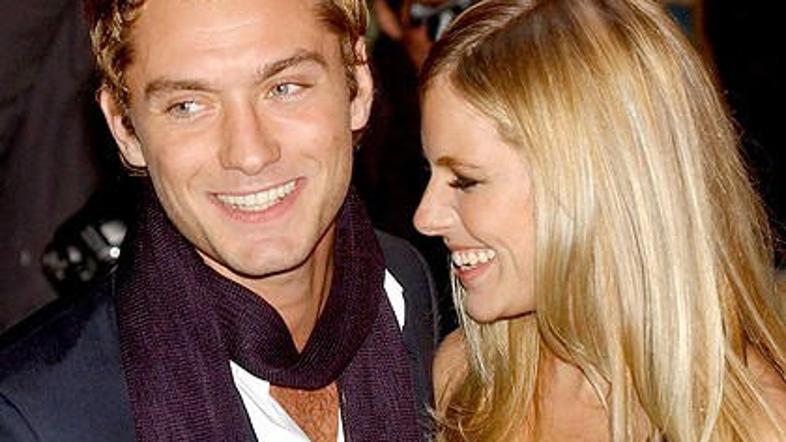 Takole sta Jude in Sienna fotografom pozirala, ko sta bila še srečno zaročena. A