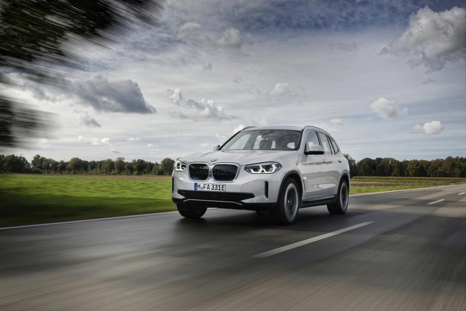 BMW iX3 | Avtor: BMW