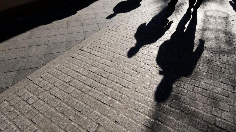 ljudje ulica sprehod