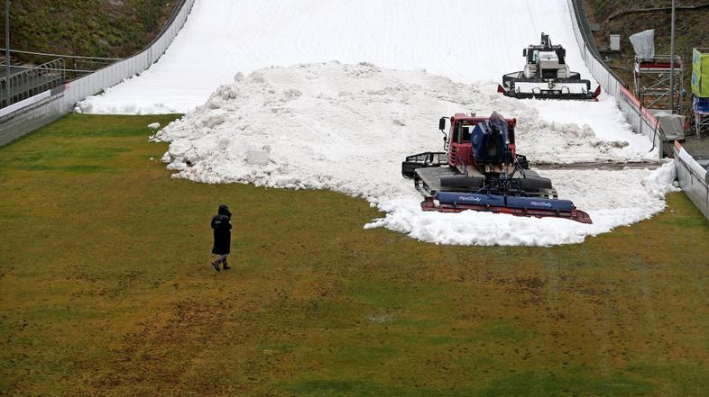 kilngenthal skakalnica sneg skoki dež