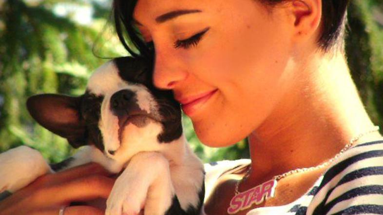 Sanja naj bi ostala sama.