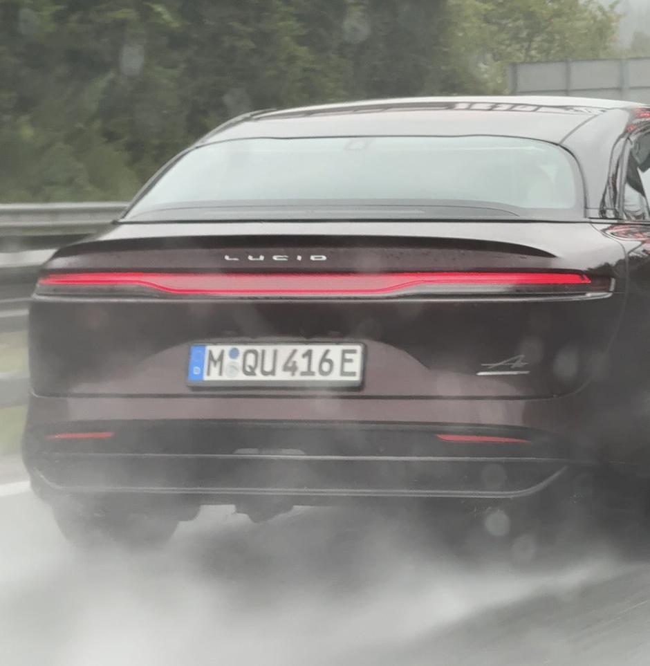 Lucid air opažen na slovenski avtocesti | Avtor: Poslal bralec