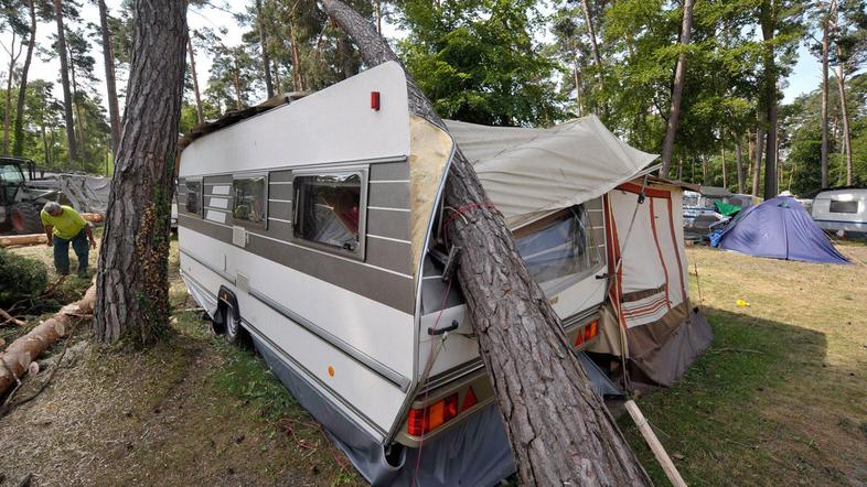 Včeraj je tornado pustošil po Nemčiji, pred nekaj dnevi pa tudi v Švici (na foto