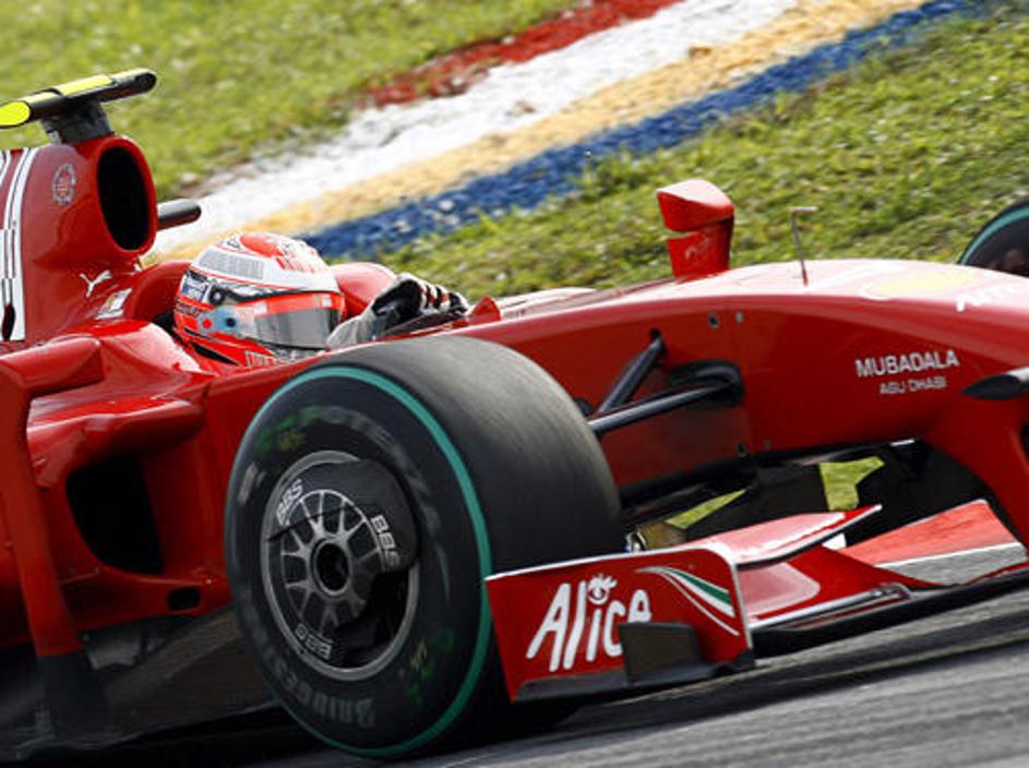 Ferrari na prvih treh dirkah ni dobil točke. Je sezona že izgubljena?