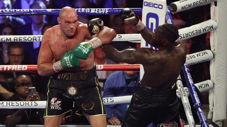 Tyson Fury : Deontay Wilder