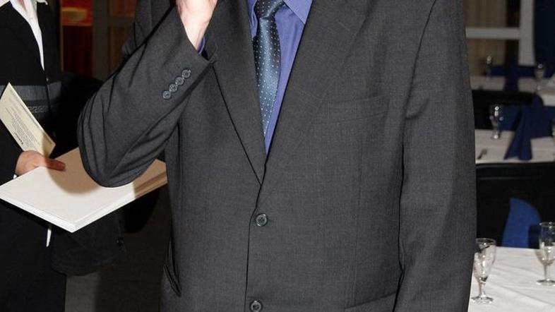 Požupan Andrej Verlič trdi, da so zneski razvidni iz kandidature in da so točno 