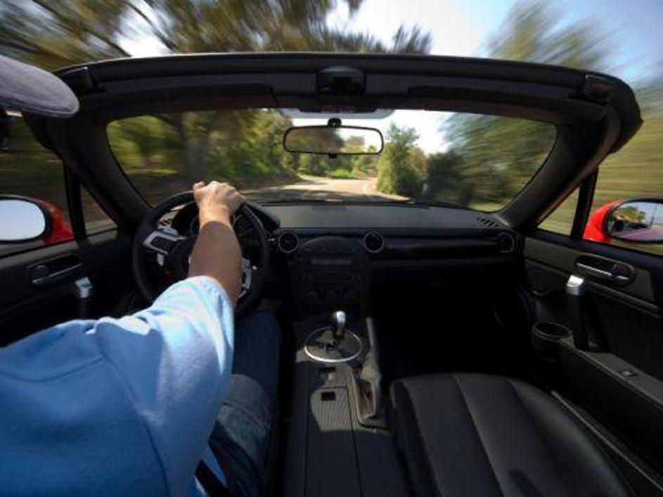 Preglejte delovanje strešnega mehanizma, da vam ne bo žal.