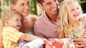 družina, veselje, sreča