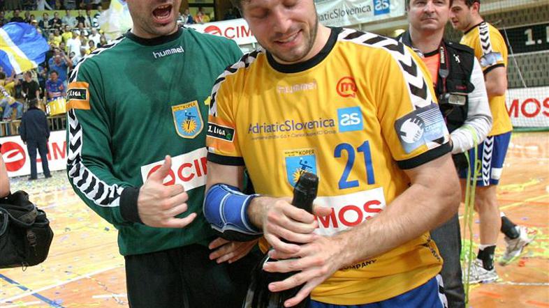 Slavje v Kopru se je začelo po zadnjem sodnikovem žvižgu. (Foto: Barbara Milavec