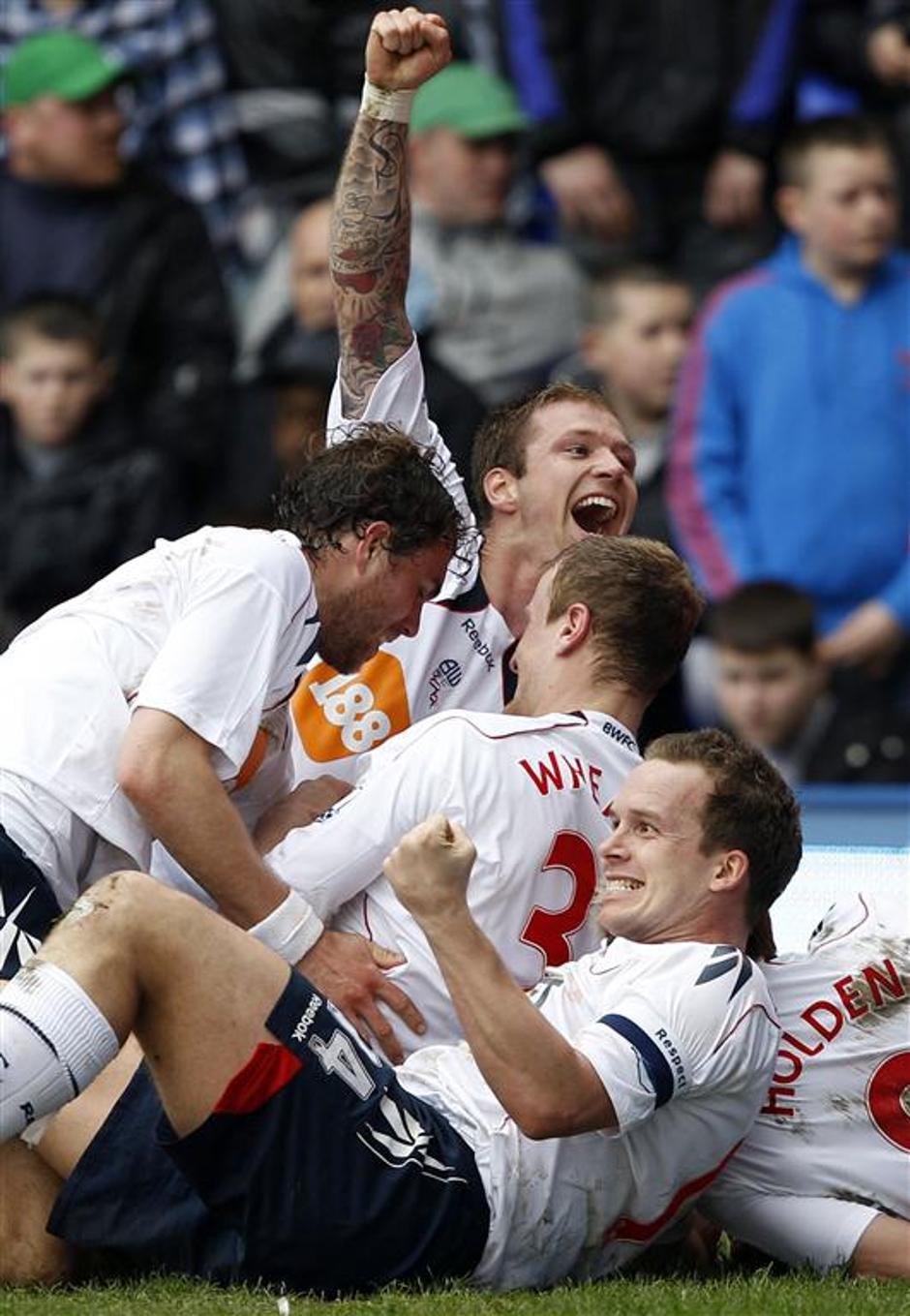 Lee Chung-Yong Čung Jong Cung Kevin Davies gol zadetek veselje proslavljanje sla | Avtor: Reuters