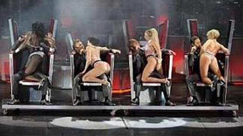 Take That so zadnje leto veliko uspešnejši kot Robbie.