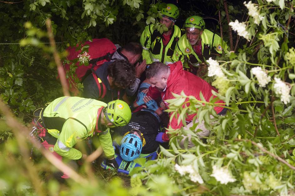 Alessio Martinelli, padec na Giro d'Italia, 16. etapa