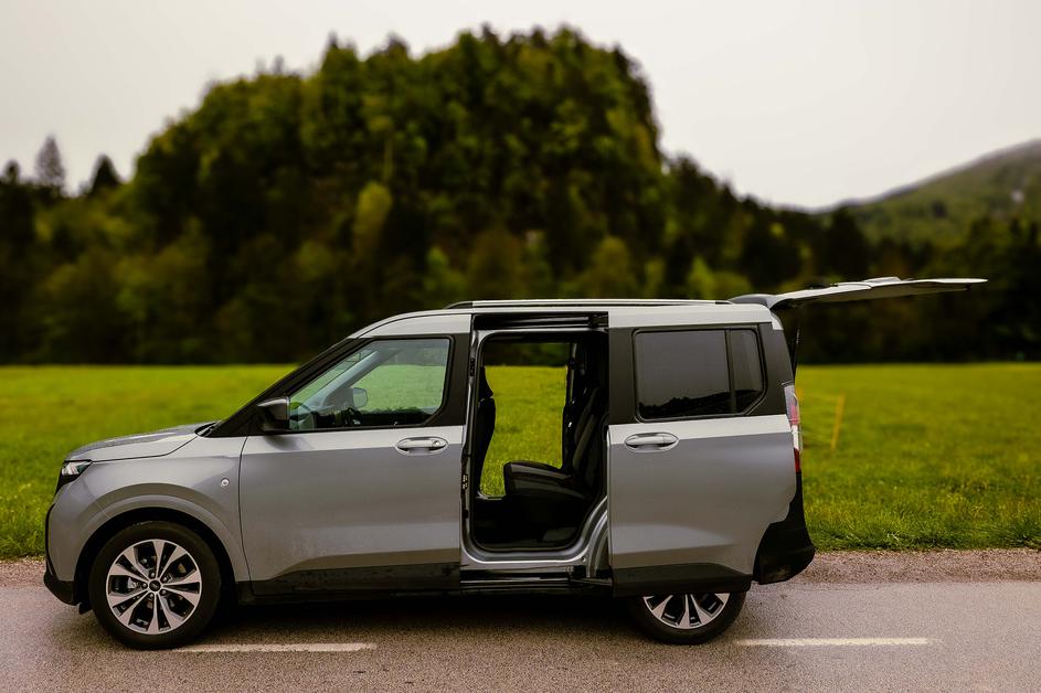 predstavitev Ford Courier