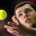 Jo-Wilfried Tsonga je v pariški dvoani Bercy zmagal in se uvrstil v Šanghaj.