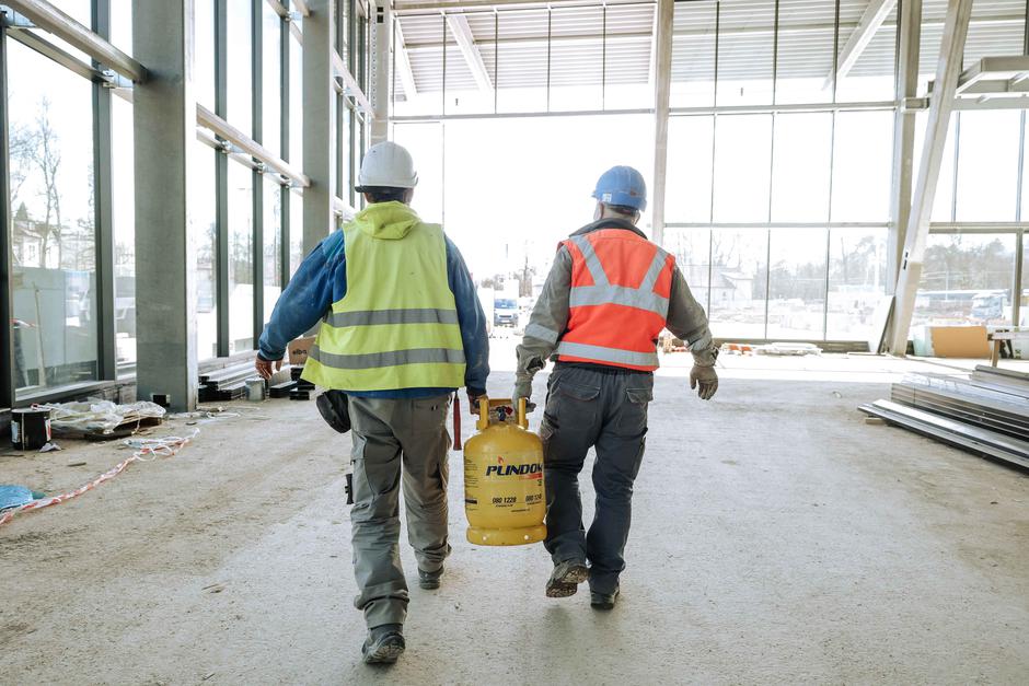 Delavci na gradbišču | Avtor: Saša Despot