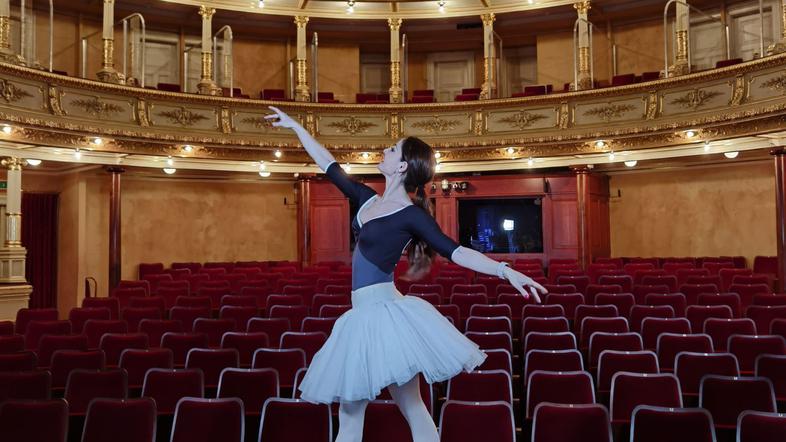 Huawei, slušalke, ples, Ana Klašnja