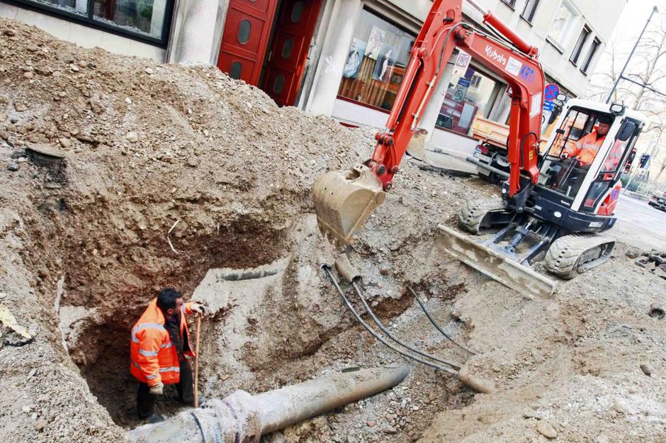 Počena vodovodna cev. | Avtor: Saša Despot