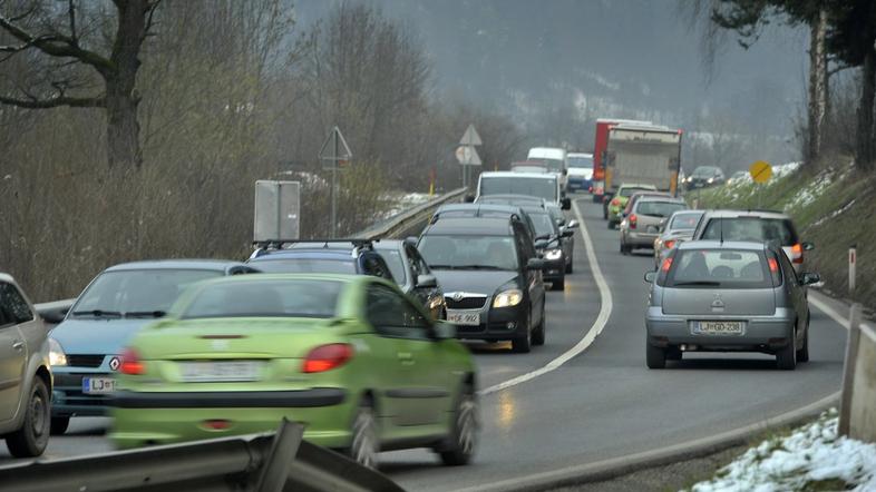 Delna zapora mosta, Medno