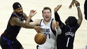 Marcus Morris vs Luka Dončić